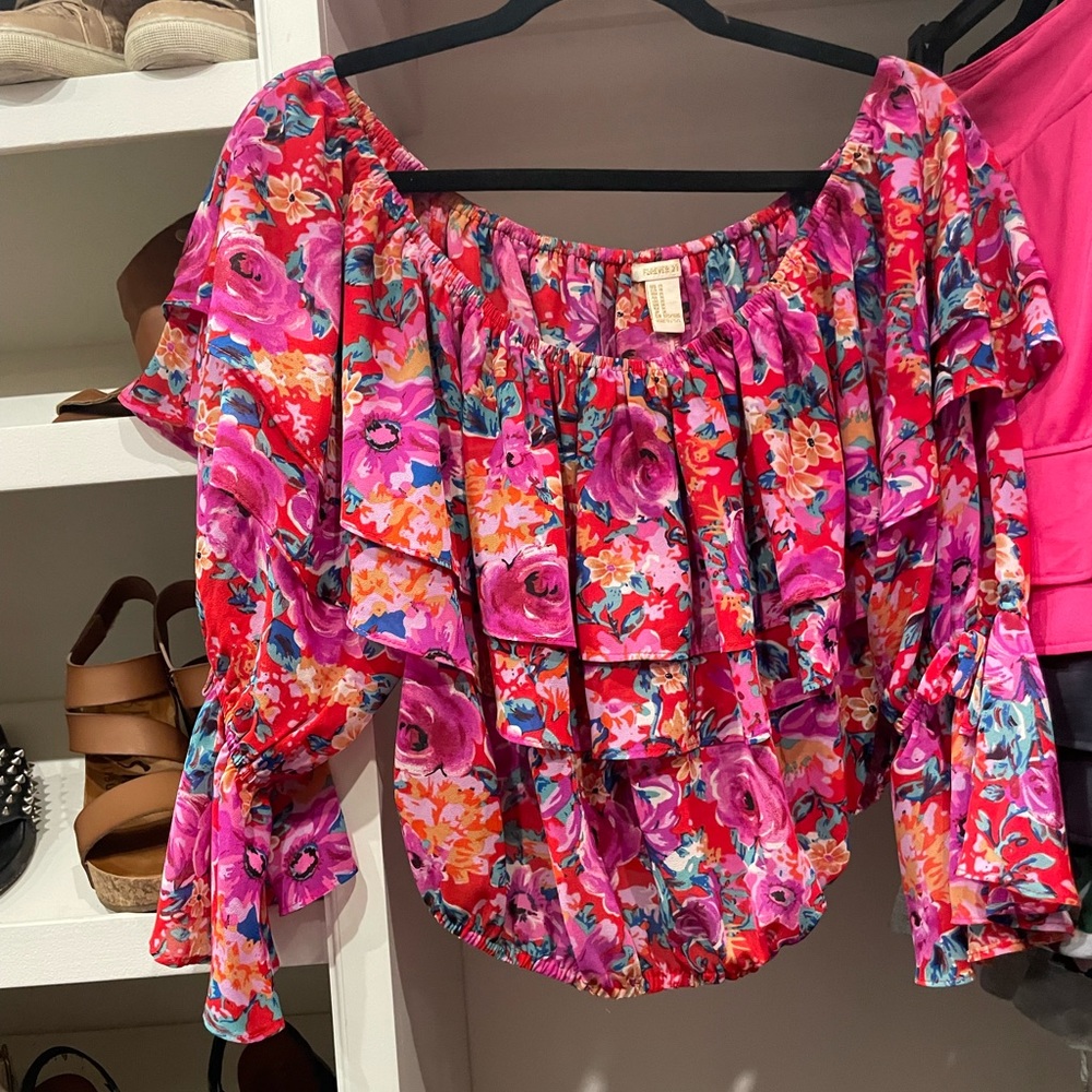 M- off the shoulder floral print
